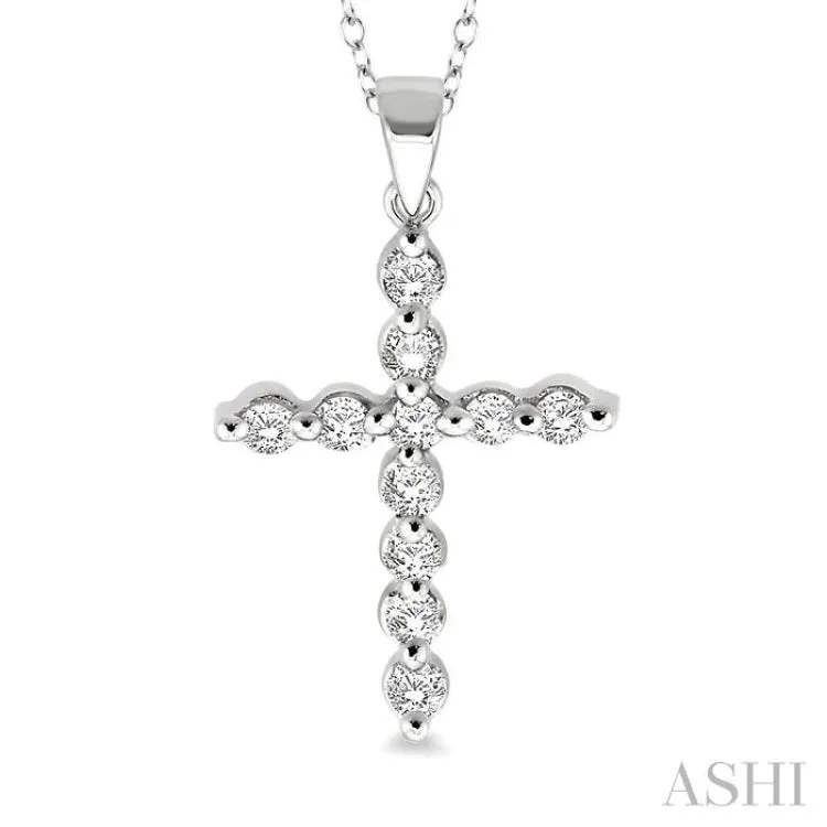 1/10 Ctw Round Cut Diamond Cross Pendant in Sterling Silver with Chain