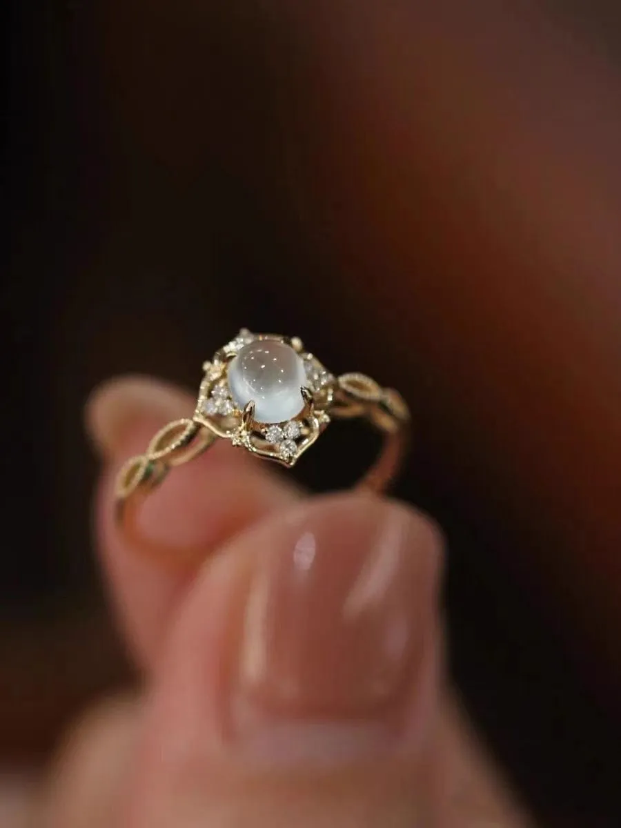 Baroque-style Moonstone Ring