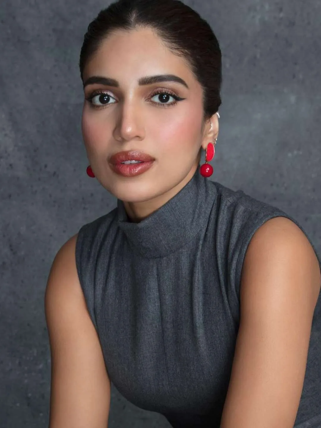 Bhumi Pednekar In Pearl Drop Earrings