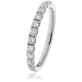 Brilliant cut diamonds band .20ct