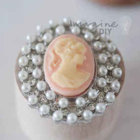 Cameo Pearl BROOCH