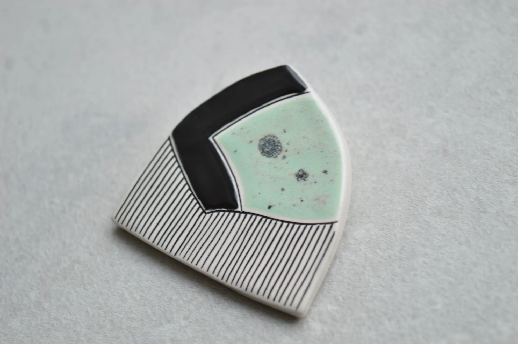 Ceramic brooch - Mint green