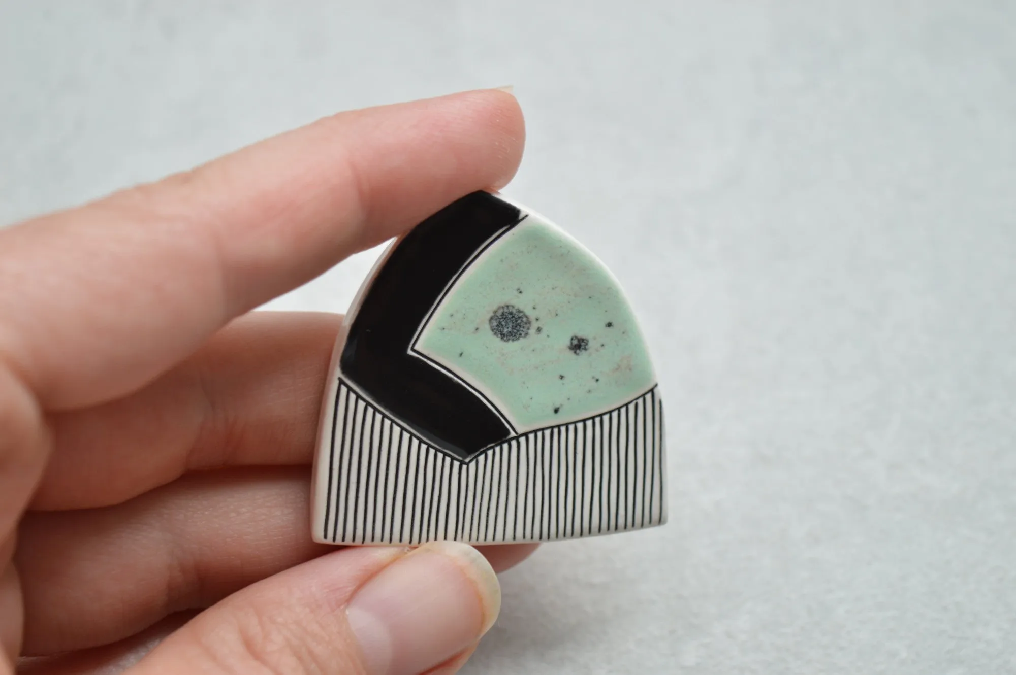 Ceramic brooch - Mint green