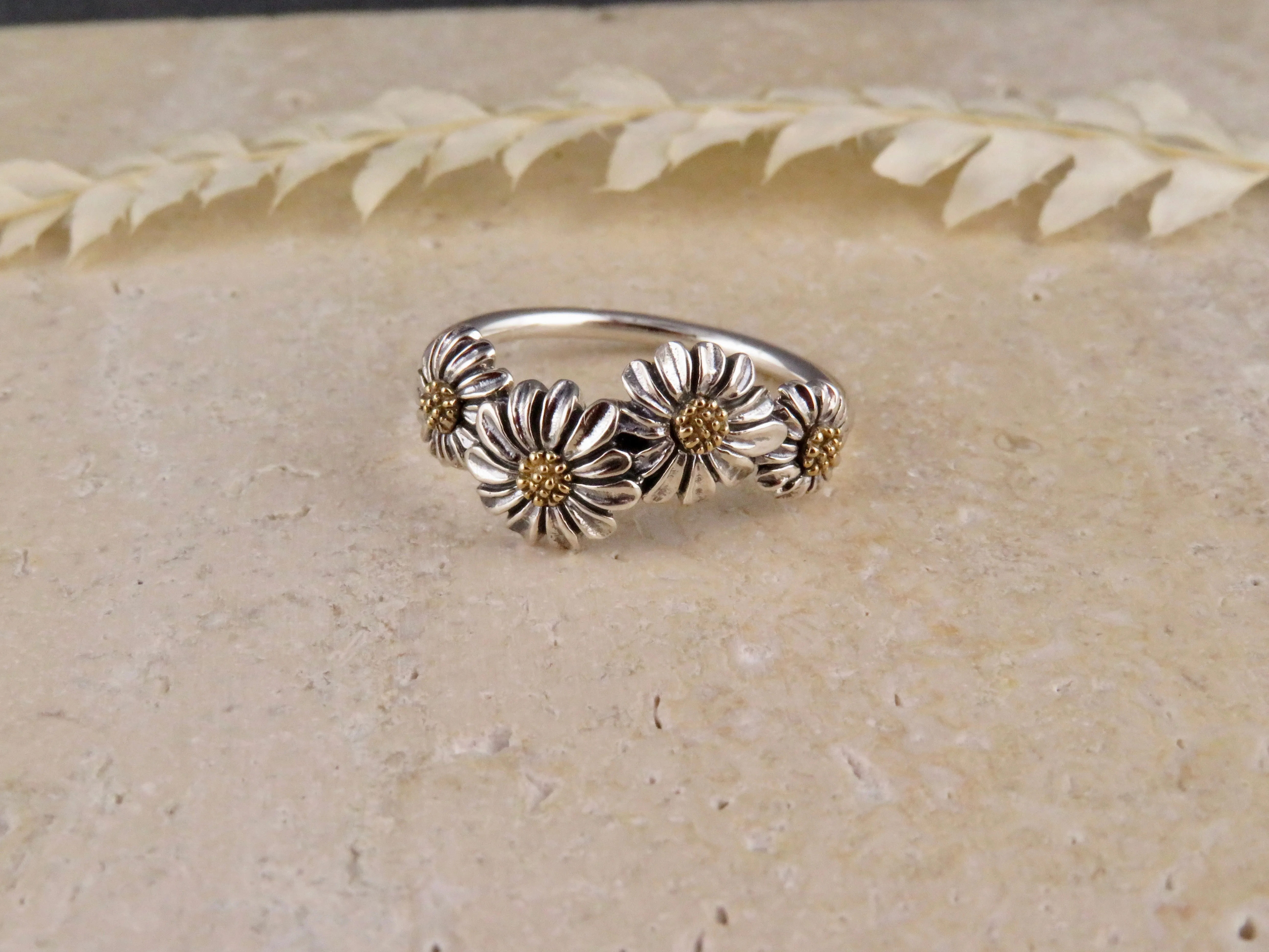 Daisy Chain Ring - Mixed Metals