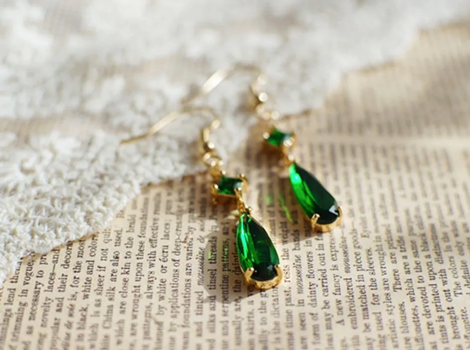 Emerie S925 Silver Emerald Green Dangle Earrings, Teardrop Gems | Vintage Inspired