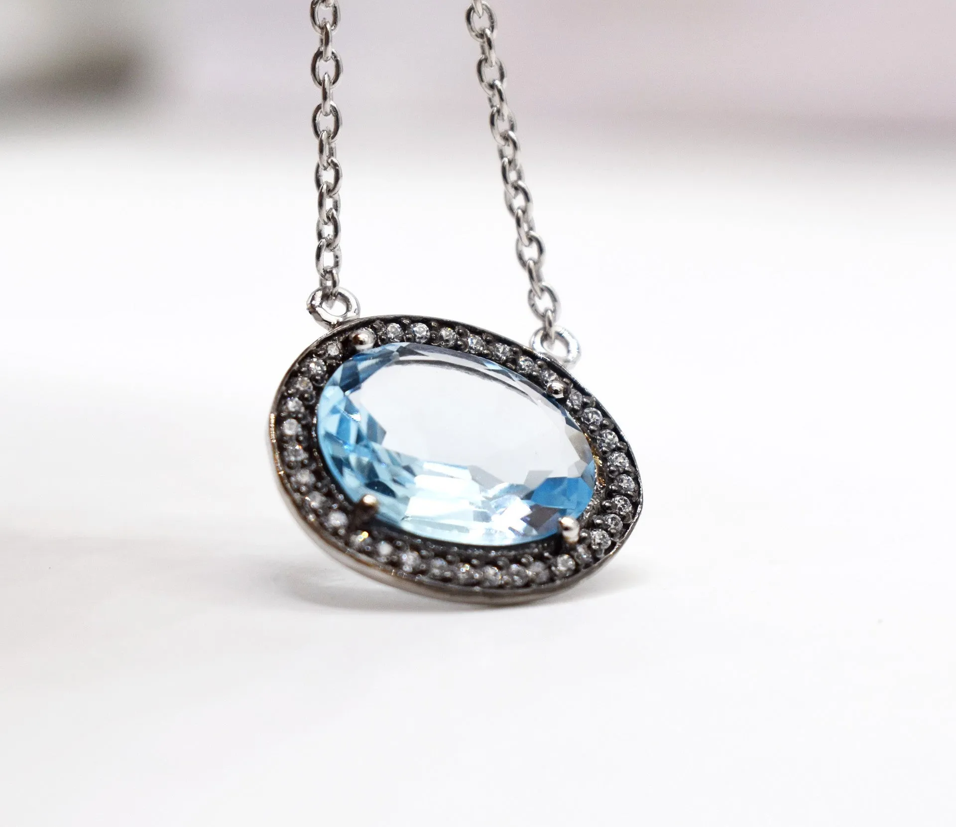 Goregeous Sky Blue Topaz Cubic Zirconia Oval-shaped Necklace