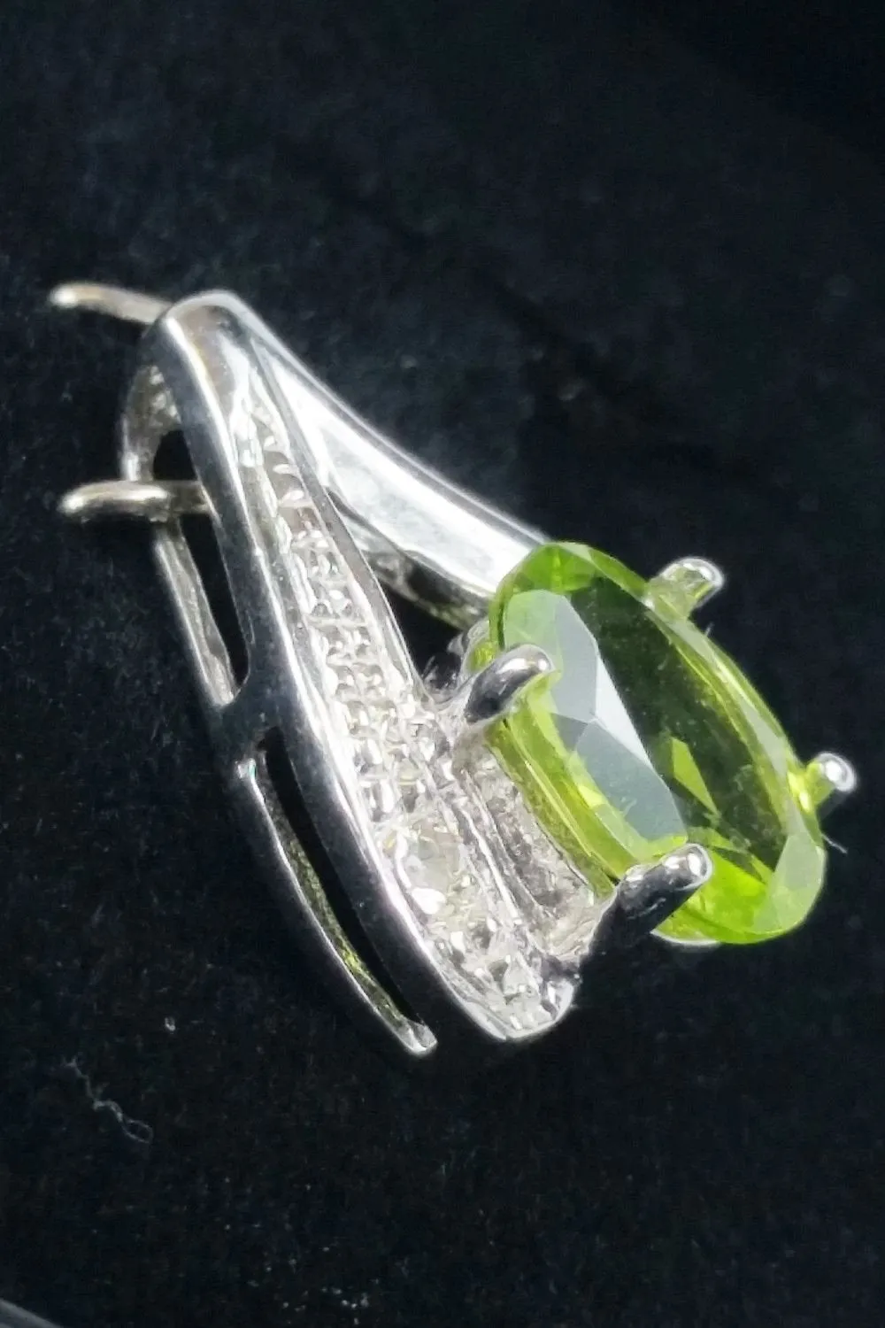 UNBRANDED 925 Sterling Silver Green Topaz and Diamond Pendant (S)