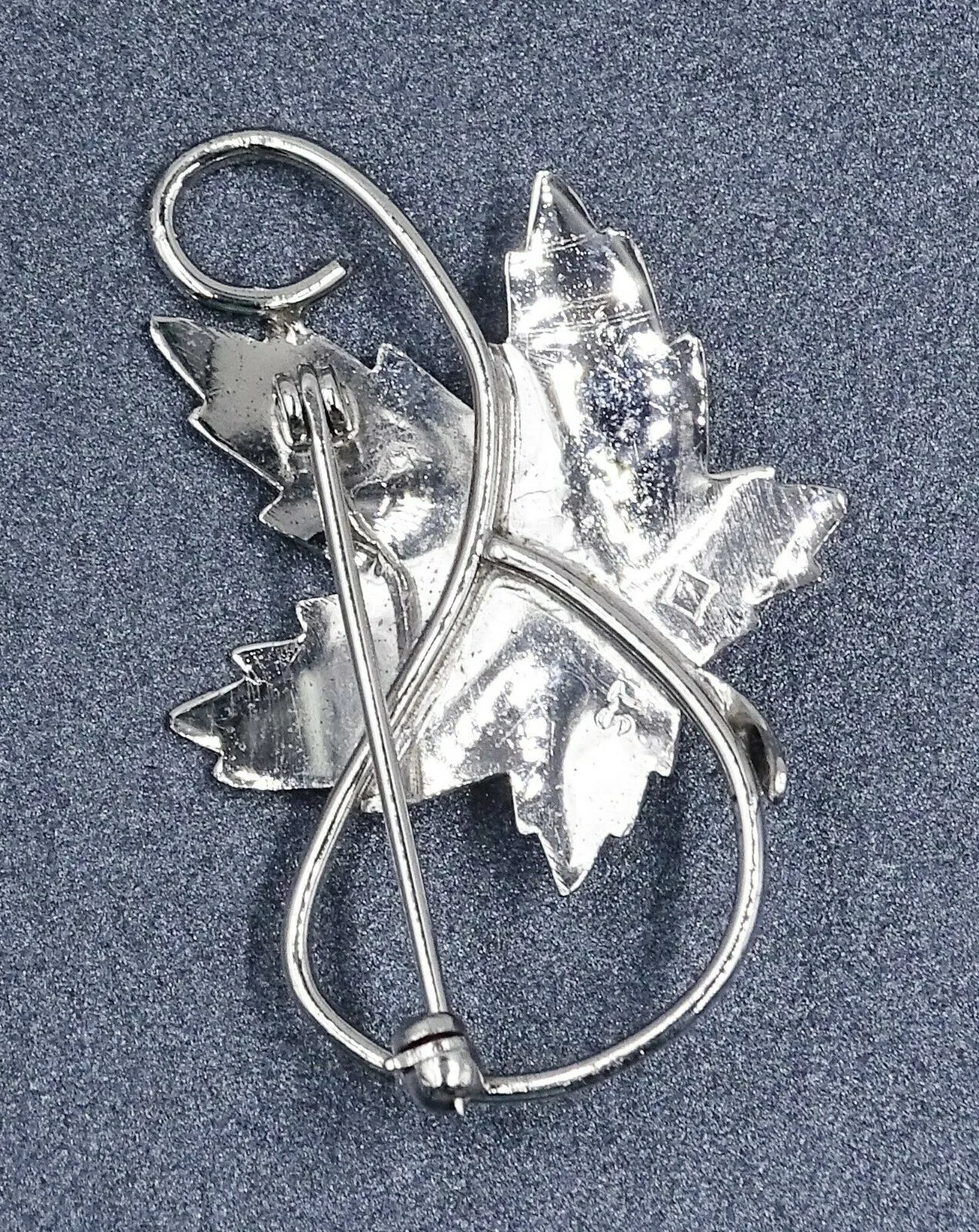 Womens Brooch Silver Toned Maple Leaf & Pearl Pin Vintage Collectable